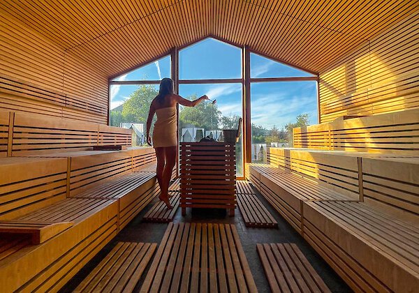 Sauna mit Ausblick im Familien-Wellnesshotel